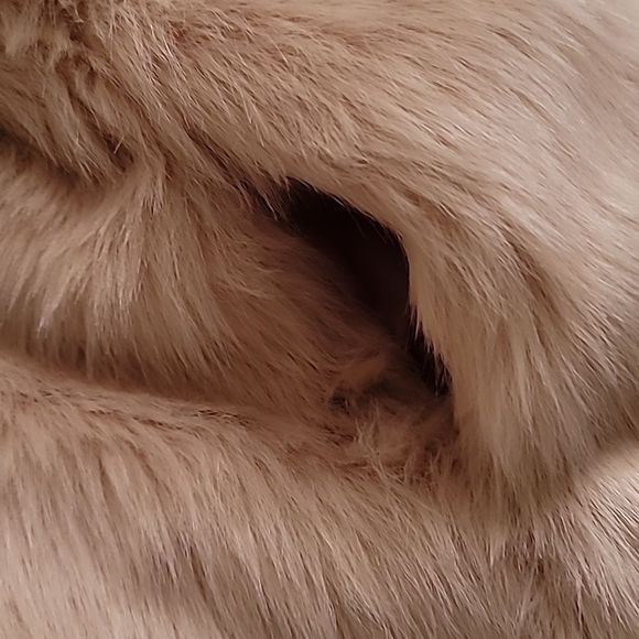 Plush Faux Fur Jacket - Picture 13 of 14